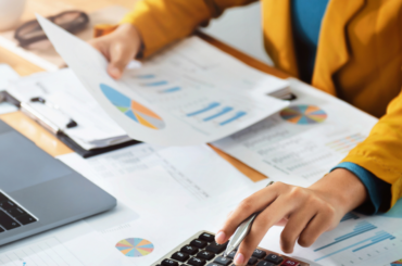 How to manage small business finance