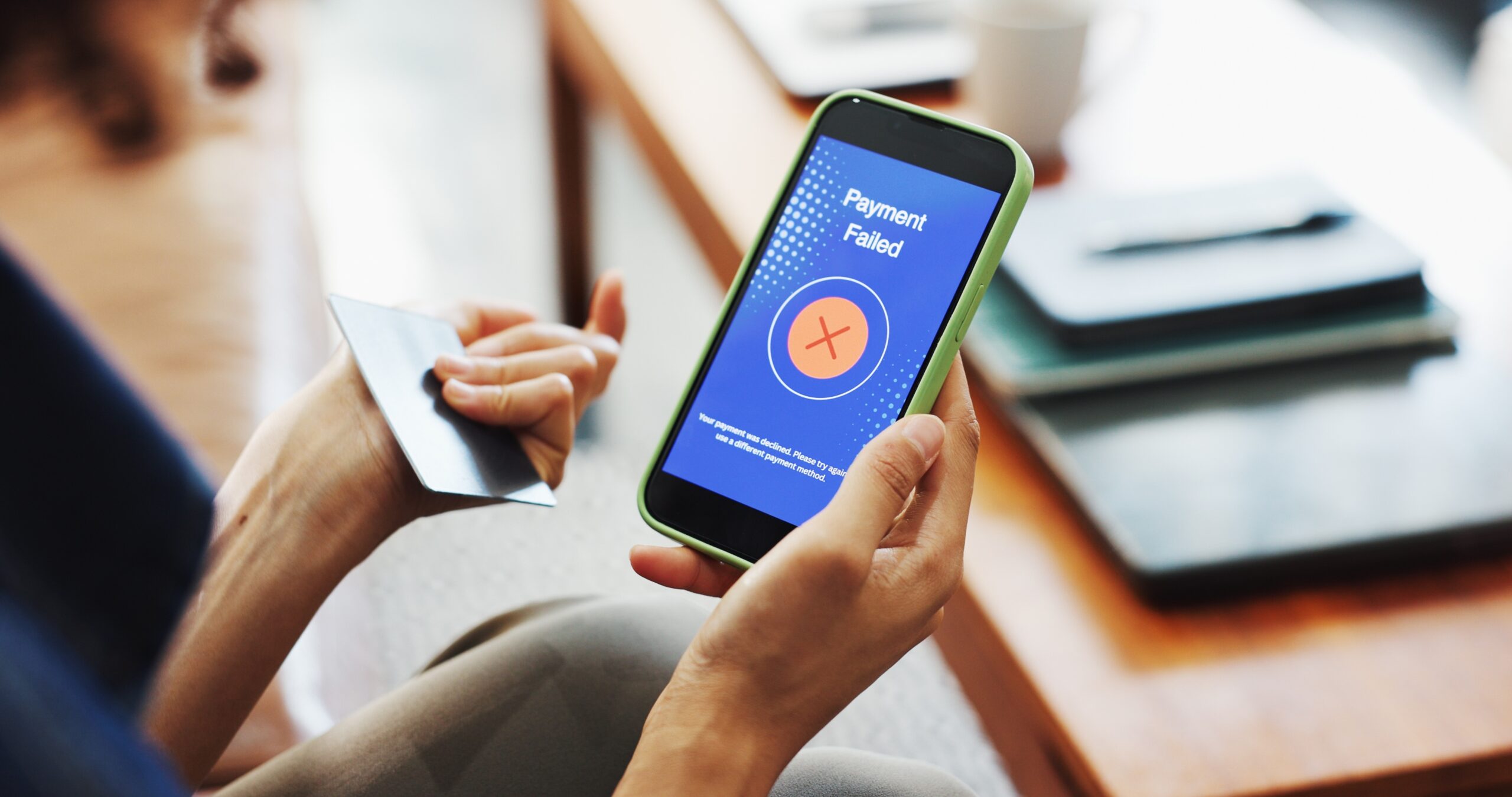 A recurring payment fails on a person’s smartphone. Recurring billing requires proper setup. 